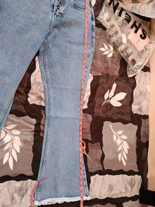 Frilled Hem Flared Jeans