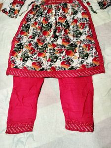🎀Floral Print Kurta and Pant Set 😍