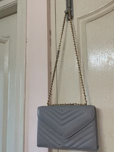 Chic Gray Chevron Chain Bag