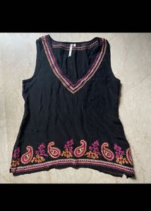Boho Embroidered Black Sleeveless Kurta