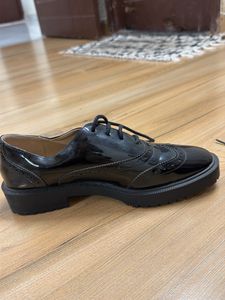 Chic Patent Leather Brogues
