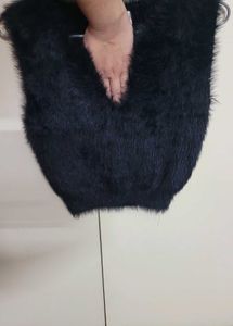 FREE DELIVERY 👍Cozy Faux Fur Sleeveless Top