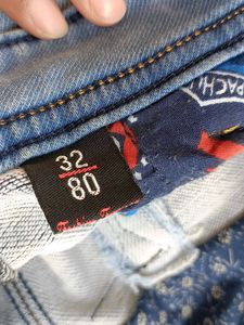 flu Light Wash Denim Jeans