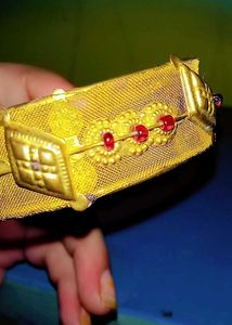 Elegant Golden Kangan