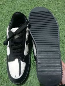 Stylish Black &amp; White Sneakers