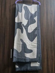 Stylish Camouflage Print Scarf