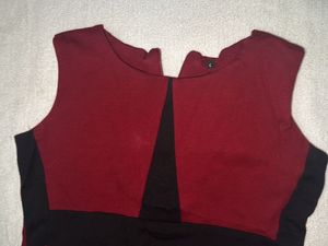 Stylish Sleeveless Maroon Top