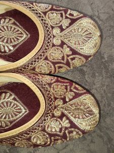 Maroon Juttis with Gold Embroidery