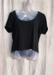 Classic Black Cropped T-Shirt