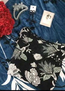 women beautiful short kurti