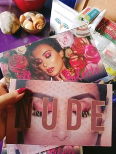 Versatile Eyeshadow Palette - Rich Pigments &amp; Shim