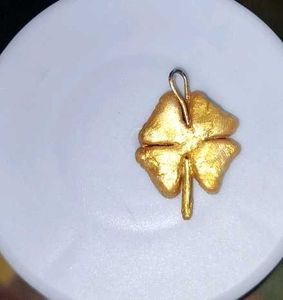 Gold Clover Pendant Necklace