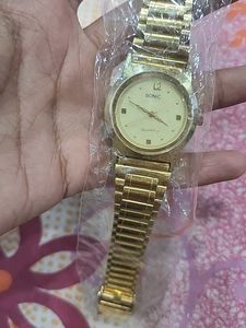 Classic Gold Tone Quartz Watch