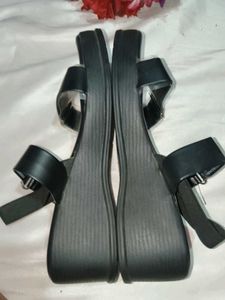 Stylish Black Flat Sandals
