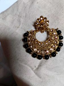 Elegant Gold &amp; Black Maang Tikka Set