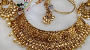 Elegant Gold-Tone Pearl Necklace