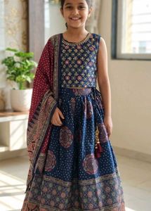 bandhani style Beautiful Girls Lehenga Choli Set