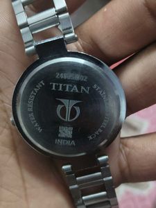brand new Elegant Silver Chain Watch