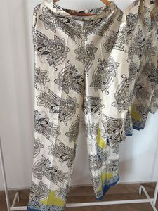 Stylish Paisley Print Pajama Set