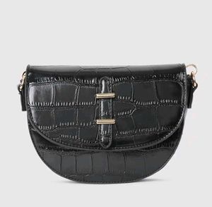 Mast & Harbour Black Sling Bag