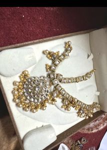 Exquisite Kundan manthapatti Maang Tikka