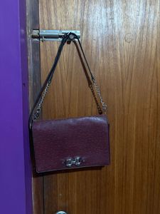 Chic Burgundy Textured Crossbody Bag