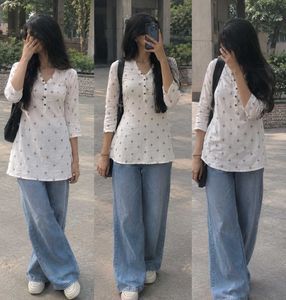 Chic White Short Kurta with Geometric Print