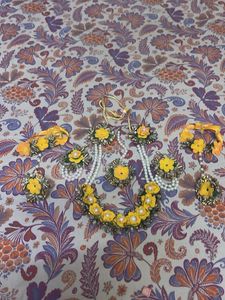 Yellow Floral Jewellery Set