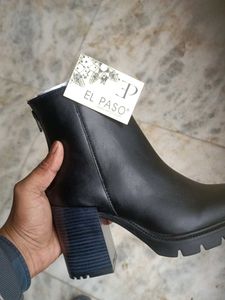 Brand New Ladies Boots 👢