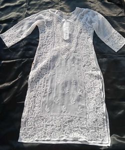 Brand New(PARAMOUNT CHIKAN) White Chikankari Kurta