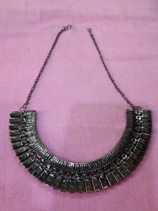 "Black golden Choker Neckpiece"🤗