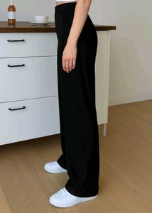 straight black pant