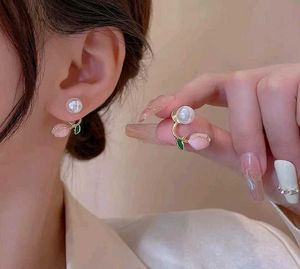 Cute Tulip Pearl Earrings