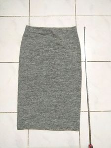 Forever 21 melange grey pencil skirt with combo of 4 racerback tank tops