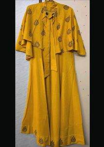 Yellow Gown with Cape 🟡