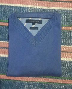 V-neck sweater by Tommy Hilfiger