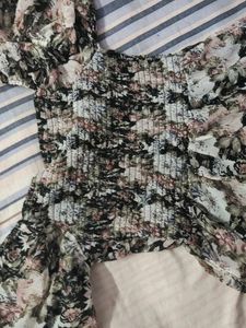 Floral Print Puff Sleeve Top