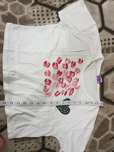 White T-Shirt with Kiss &amp; Heart Print