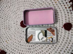 Cute Hello Kitty Metal Tin Box