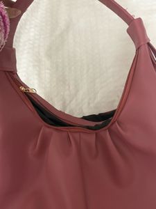 Stylish Pink Handbag //college bag