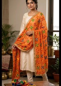 fulkari dupatta acha h bss border thoda nikal gaya