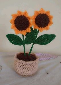 Crochet sunflower pot
