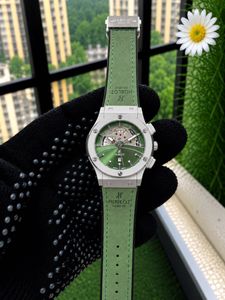 HUBLOT CLASSIC FUSION GREEN DIAL ⌚