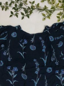 Navy Blue Floral Print Top🌼💙