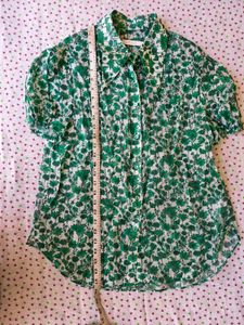 Chic Green Floral Print Button-Up Shirt