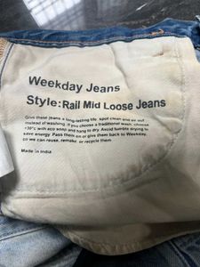 loose baggy jeans