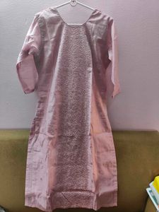 Elegant Pink Embroidered Kurta