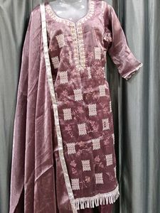Elegant Mauve Embroidered Salwar Suit