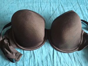 lightly padded wired black bra 32c