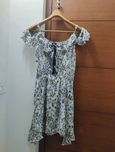 Floral Off-Shoulder Dress🤍